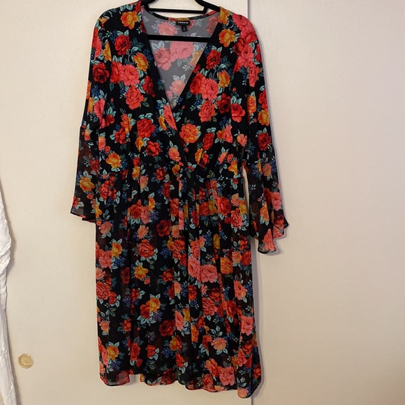 Torrid Red Floral Dress - Picture 3 of 6